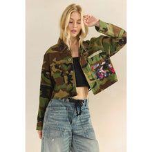Load image into Gallery viewer, Veveret - Camo Contrast Jacket: Camo Sequin / L