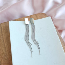 Load image into Gallery viewer, Luxe Silver Tatiana dangle earrings