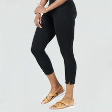 Load image into Gallery viewer, Clara Sunwoo - CP1 - Signature Pull-On Capri: White / L