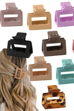 Load image into Gallery viewer, NINEXIS - CWAHA0576_5CM square macaron shark clip small hair clip: TAUPE / (OS) 1