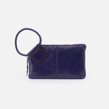 Load image into Gallery viewer, Sable Wristlet in Winter Violet