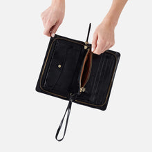 Load image into Gallery viewer, Evolve wristlet in Black