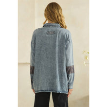 Load image into Gallery viewer, ZIP FRONT PIECED EYELET BUTTON DOWN SHIRT: WASHED BLUE