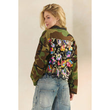 Load image into Gallery viewer, Veveret - Camo Contrast Jacket: Camo Sequin / L
