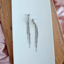 Load image into Gallery viewer, Luxe Silver Tatiana dangle earrings