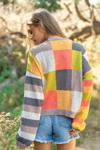 Load image into Gallery viewer, PLUS LIGHT WEIGHT CHECKERBOARD PULLOVER SWEATER: Beige Multi
