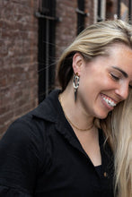 Load image into Gallery viewer, Chrissy - Onyx &amp; Pearl
