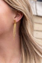 Load image into Gallery viewer, Luxe Silver Tatiana dangle earrings
