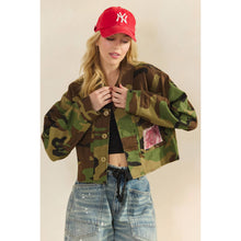 Load image into Gallery viewer, Veveret - Camo Contrast Jacket: Camo Sequin / L
