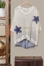 Load image into Gallery viewer, Mello. - Distressed Star Knit Pullover: WHITE / S
