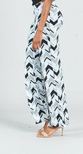 Load image into Gallery viewer, Kick Front High Slit Pant - Chevron Stripe: White/grey-SALE
