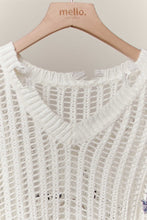Load image into Gallery viewer, Mello. - Distressed Star Knit Pullover: WHITE / S
