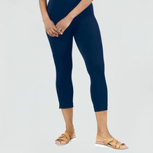 Load image into Gallery viewer, Clara Sunwoo - CP1 - Signature Pull-On Capri: White / L
