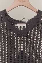 Load image into Gallery viewer, Mello. - Distressed Star Knit Pullover: WHITE / S
