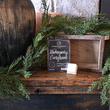 Load image into Gallery viewer, Milkhouse Candle Company - 5.5 oz Wax Melts: Mahogany Evergreen
