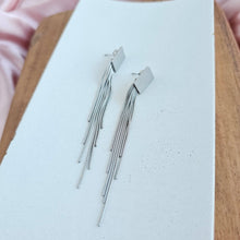 Load image into Gallery viewer, Luxe Silver Tatiana dangle earrings
