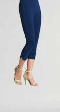 Load image into Gallery viewer, Pull-On Capri:  Black
