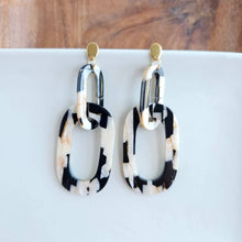 Load image into Gallery viewer, Chrissy - Onyx &amp; Pearl
