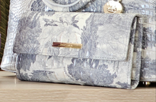 Load image into Gallery viewer, Cordelia wallet in Mindful garden
