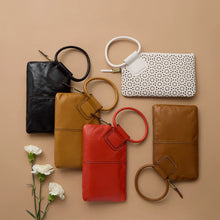 Load image into Gallery viewer, Sable Wristlet in Black

