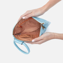 Load image into Gallery viewer, Sable wristlet in Stratosphere blue
