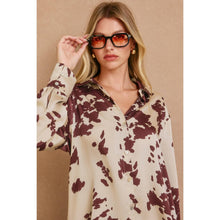 Load image into Gallery viewer, Sable Skies Collared Shirt: CAROB BROWN

