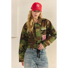 Load image into Gallery viewer, Veveret - Camo Contrast Jacket: Camo Sequin / L

