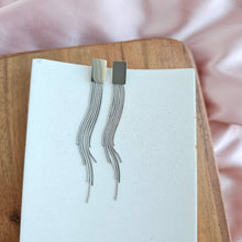 Load image into Gallery viewer, Luxe Silver Tatiana dangle earrings
