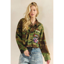 Load image into Gallery viewer, Veveret - Camo Contrast Jacket: Camo Sequin / L
