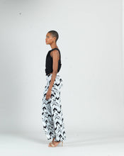 Load image into Gallery viewer, Kick Front High Slit Pant - Chevron Stripe: White/grey-SALE
