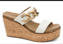 Load image into Gallery viewer, On Vacay  wedges in Ivory
